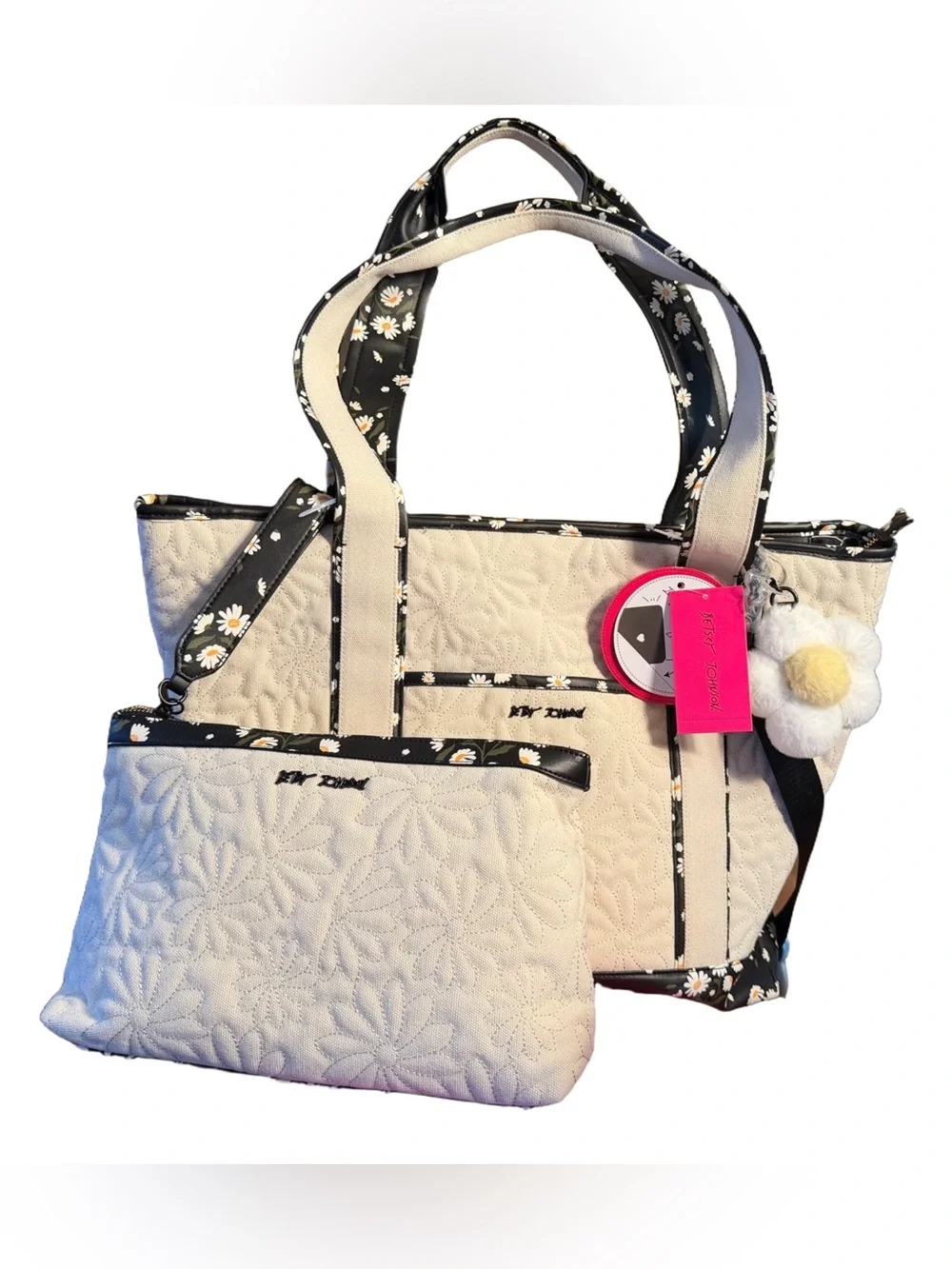 Betsey Johnson NWT Large Cream Quilted Tote with Black Daisy Trim & Pouch (P233)